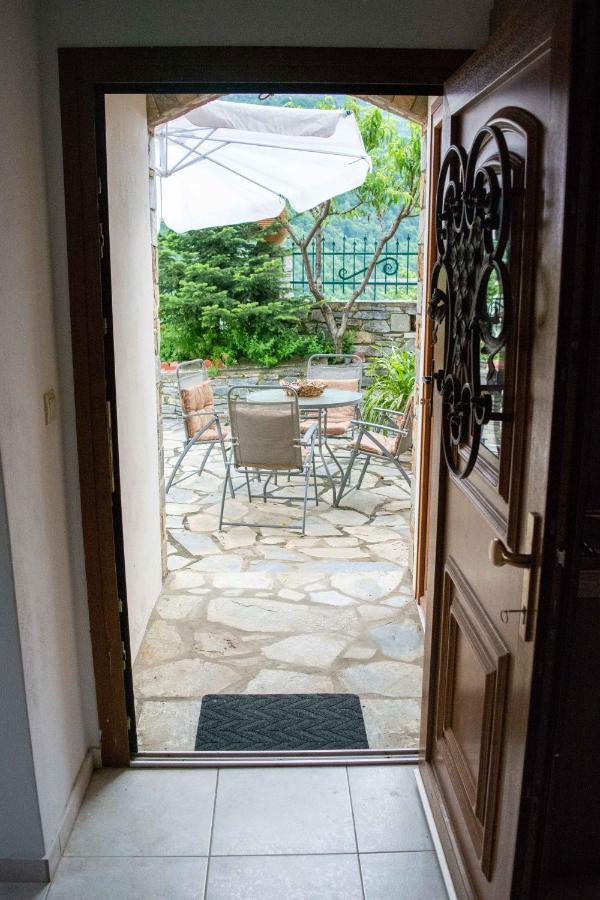 Efi'S Guest House Áyios Dhimítrios Zewnętrze zdjęcie